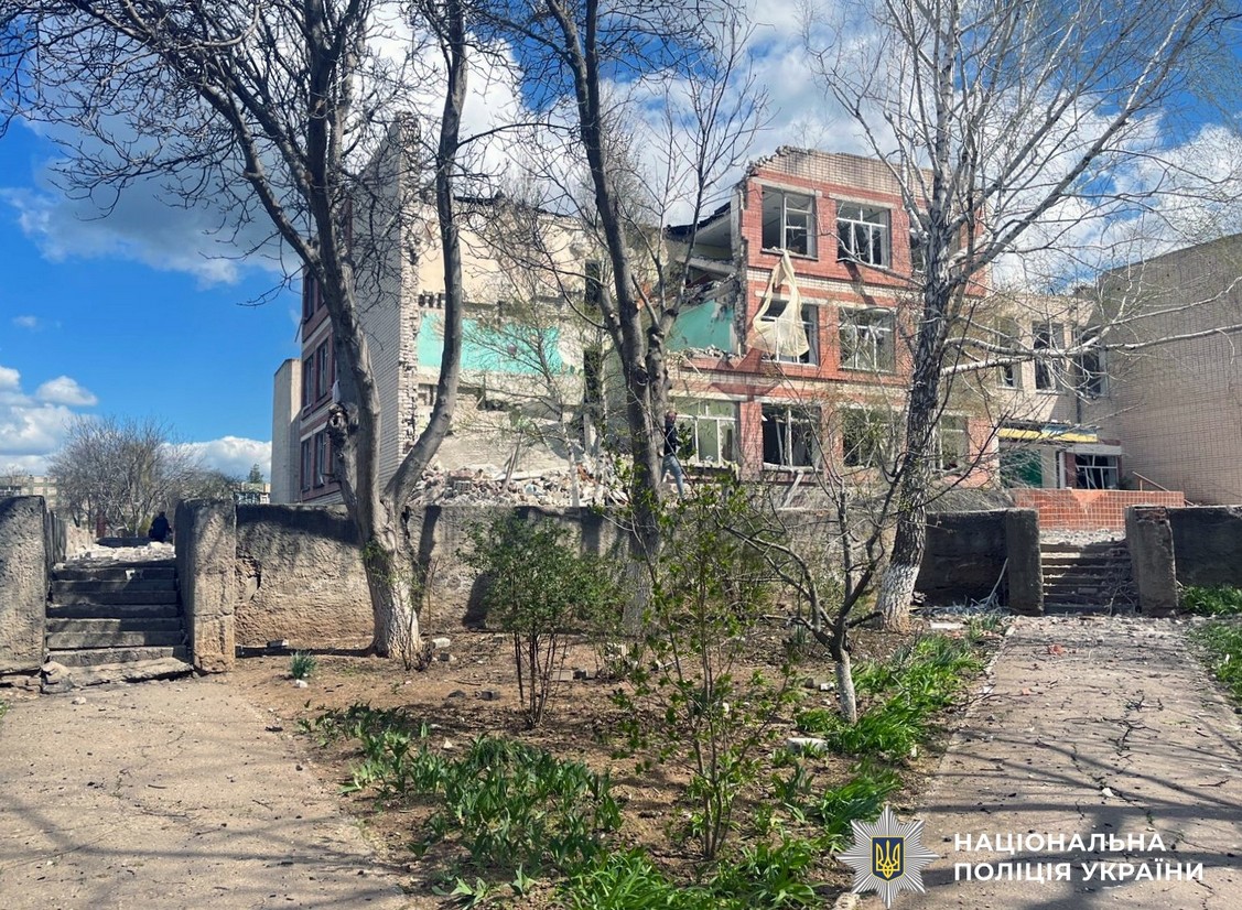 Пошкоджено 65 об’єктів: поліція – про наслідки масованих ворожих ударів по Херсонщині (фото)