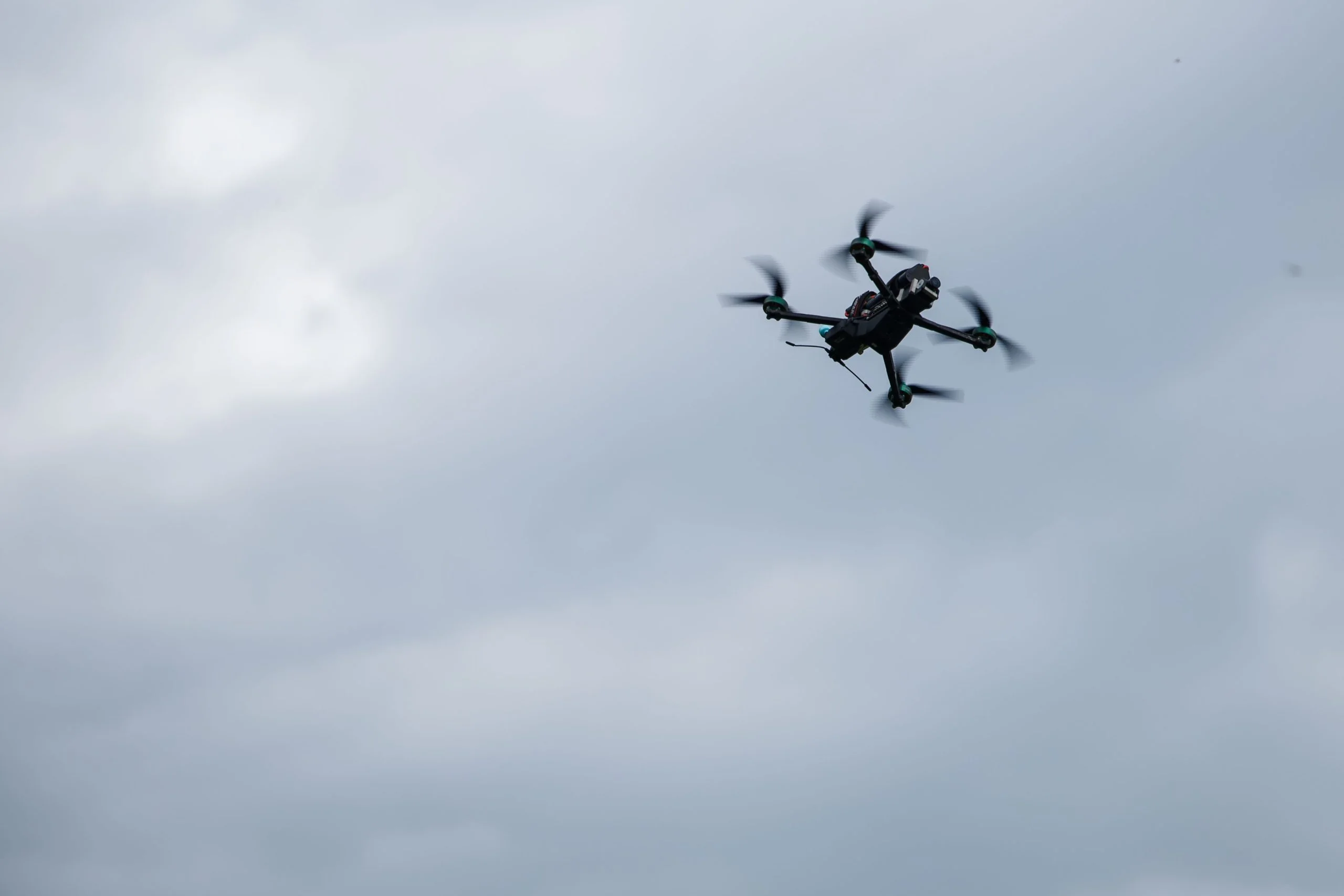 У Херсоні через атаку дрона постраждали одразу четверо людей