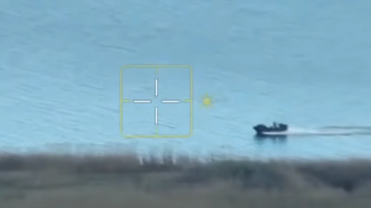 Військові показали, як уразили на Дніпрі три човни російських військ