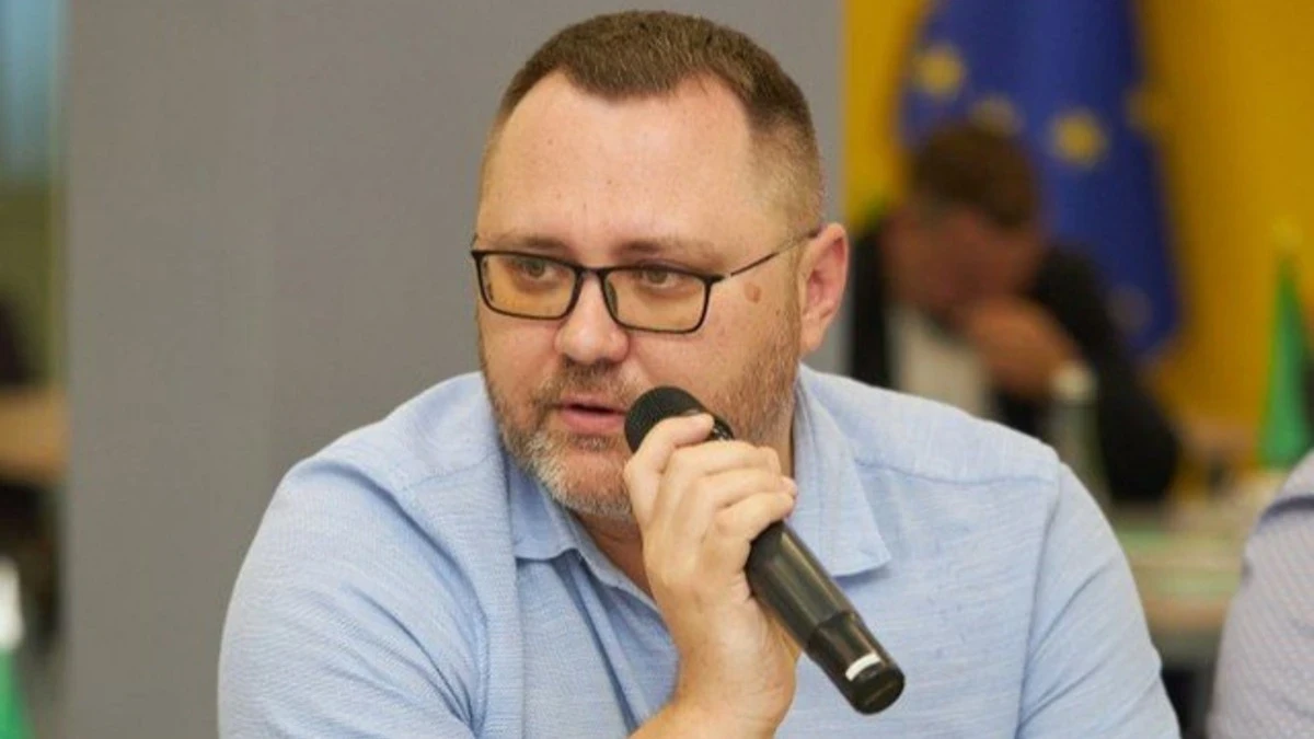 Після розслідування «Схем» посадовець Херсонської облради задекларував авто, яким користується його дружина