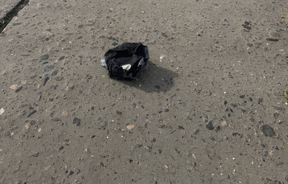 На вигляд – предмет, замотаний у ганчірку: у Херсоні виявлено новий тип мін (фото)