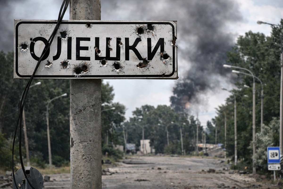 Блокада Олешків: Україна закликає організувати гуманітарний коридор для виїзду цивільних