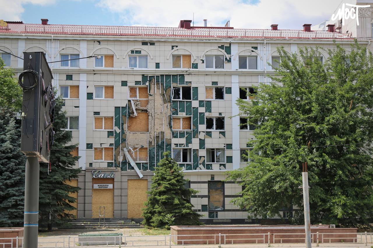 У Херсоні внаслідок російської атаки постраждало троє волонтерів