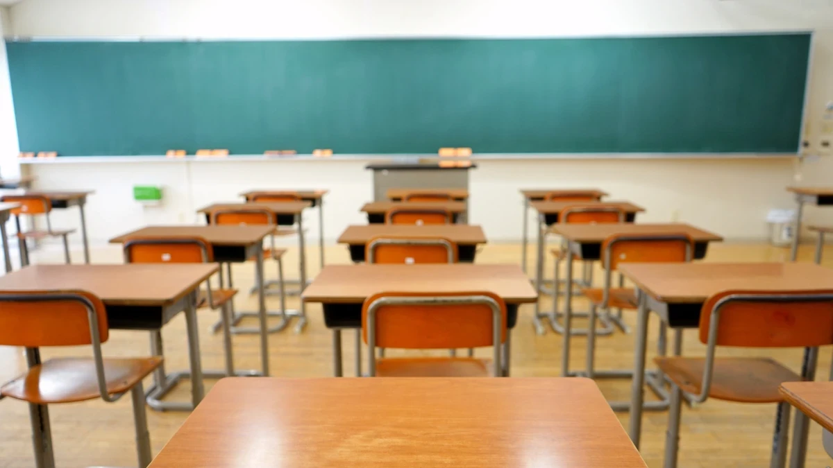 У Херсонській громаді тимчасово призупинять роботу понад 70 закладів освіти