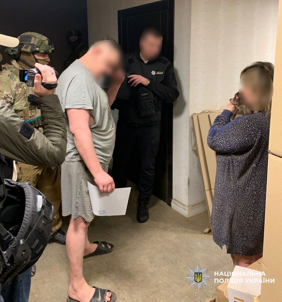 в Херсоні робили контрафактні цигарки