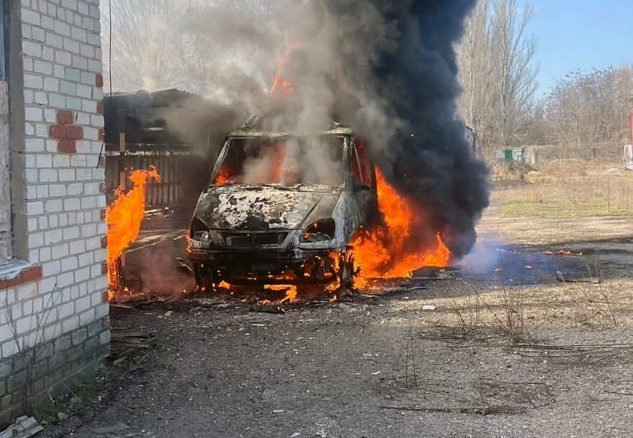 У Херсоні дрон атакував авто: загинула жінка, ще двоє людей у тяжкому стані