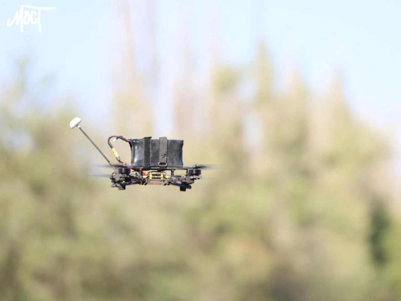 Російські війська вдарили дроном по підприємству: є постраждалі