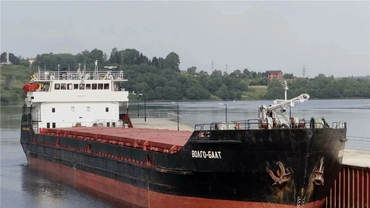 В Азовському морі затонуло російське судно. Частина екіпажу дісталася до окупованої частини Херсонщини