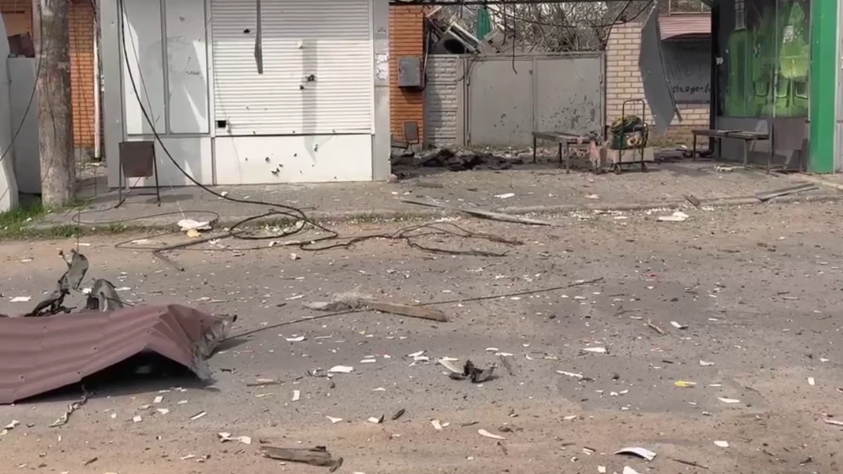 Який вигляд має зупинка після російського обстрілу Херсона. ВІДЕО