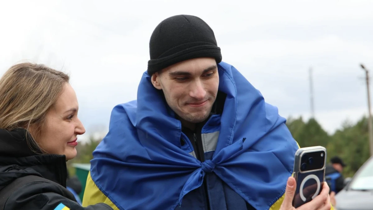 Показали світлини звільнених з російського полону захисників. ФОТО