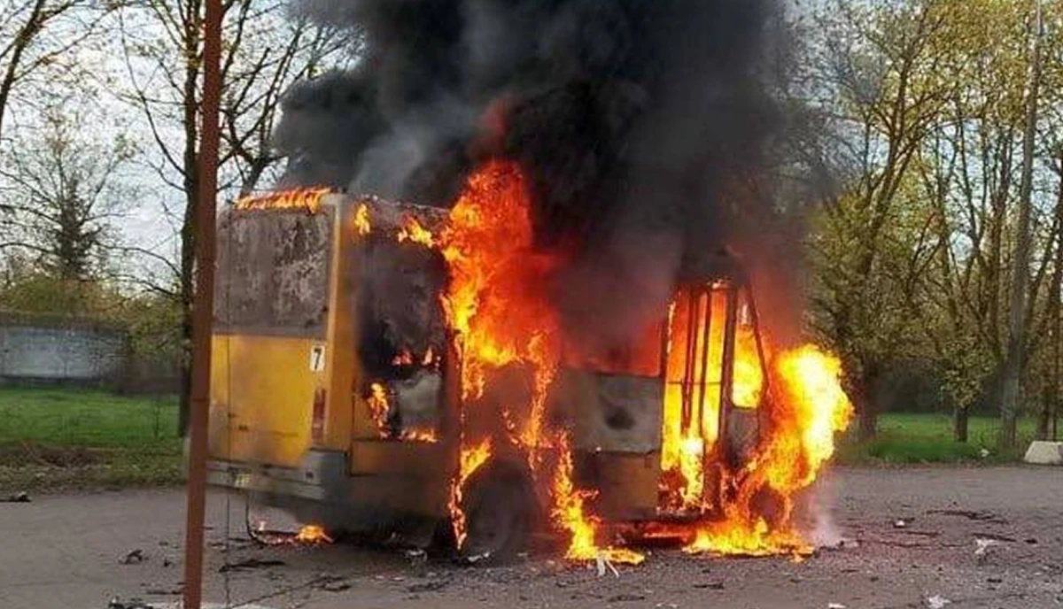 Війська РФ вдарили по маршрутці в Херсоні. Обійшлося без постраждалих