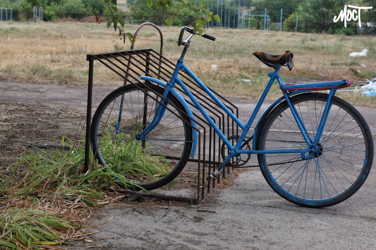 Зранку війська РФ атакували дроном велосипедиста біля Інженерного