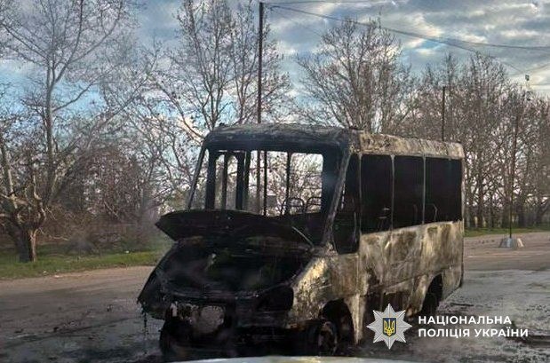 На Херсонщині минулої доби рашисти обстріляли будинки, школу та поштове відділення (фото)