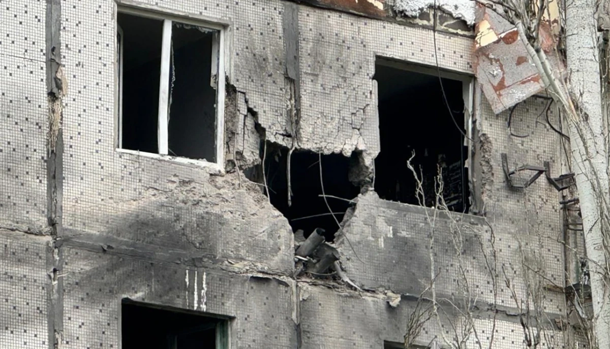 Після обстрілу Херсона 17-річна дівчина звернулась по медичну допомогу