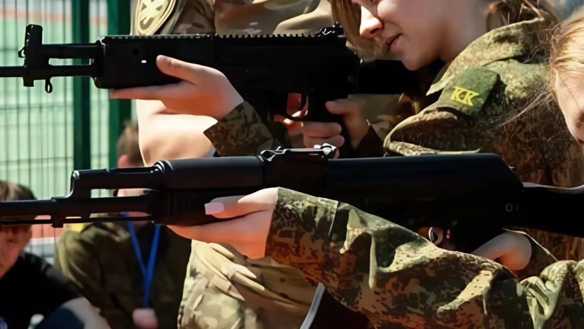 Молодь з лівобережжя Херсонщини взяла участь у форумі "Юнармії" в окупованому Бердянську