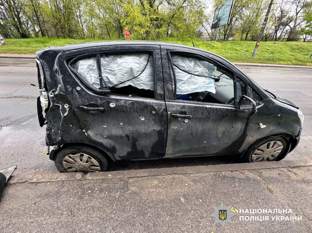 Пошкоджено будинки, об’єкт критичної інфраструктури та авто: наслідки російських атак по Херсонщині (фото)