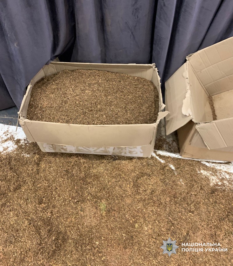 в Херсоні робили контрафактні цигарки