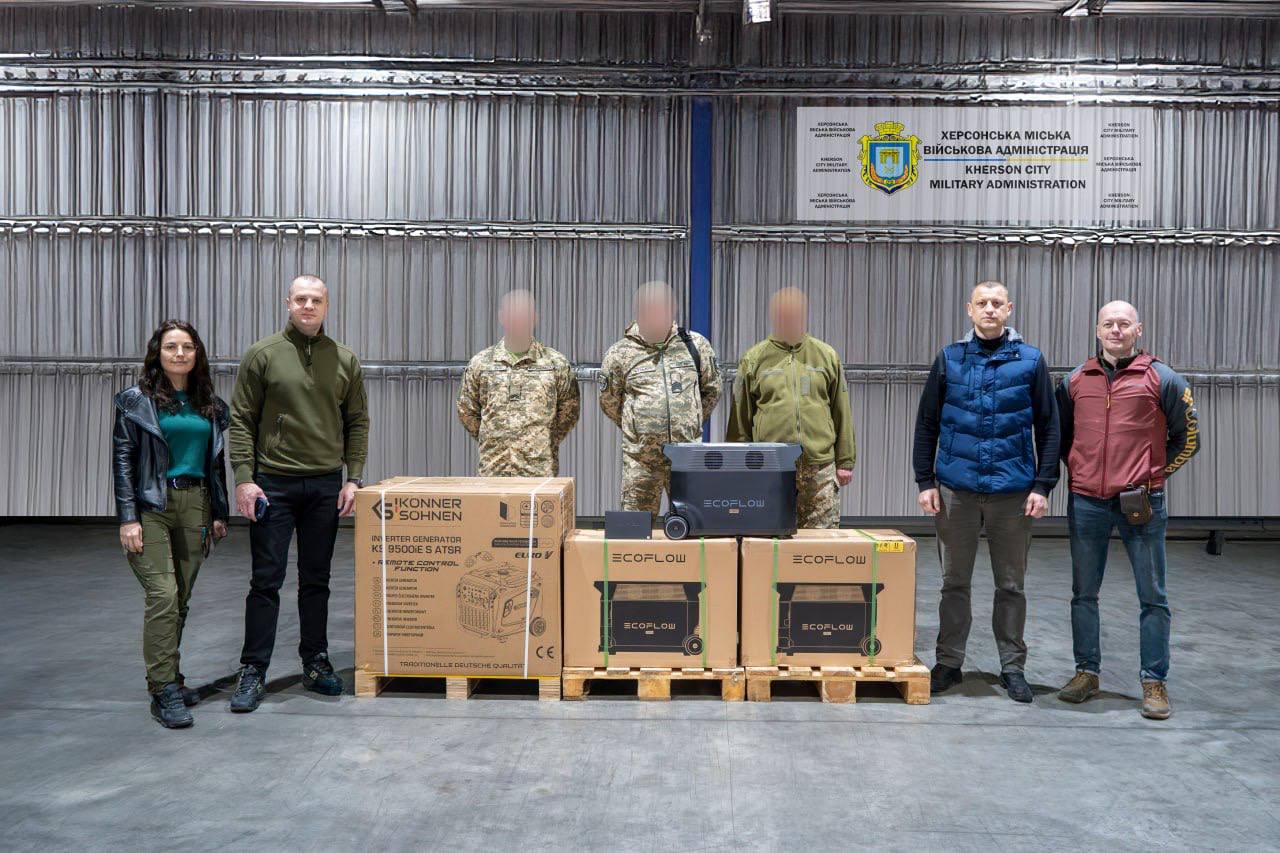 Для Сил оборони на Херсонському напрямку передали генератор і зарядні станції