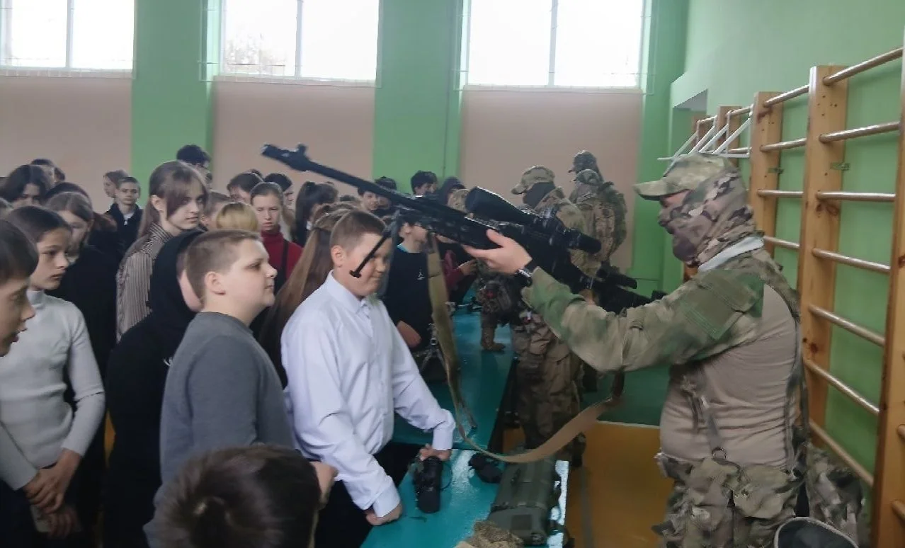 На ТОТ Херсонщини зафіксували хвилю скорочення в окупаційних адміністраціях та закладах освіти