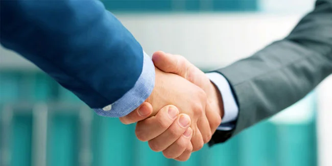 Херсон отримав гуманітарний мікроавтобус для комунальників