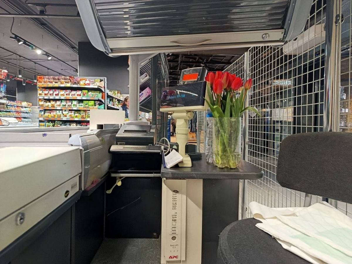 квіти у супермаркеті Херсон