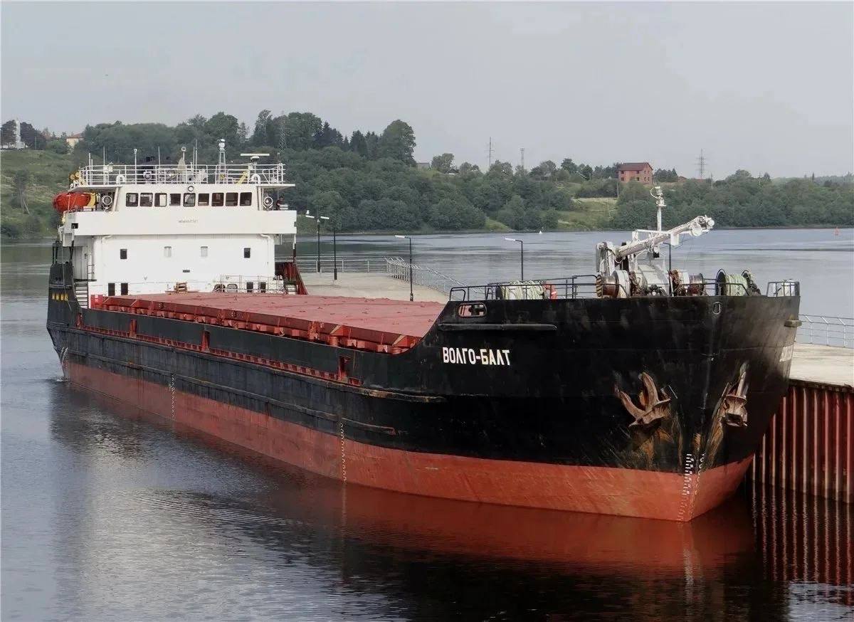 судно окупантів затонуло в Азовському морі