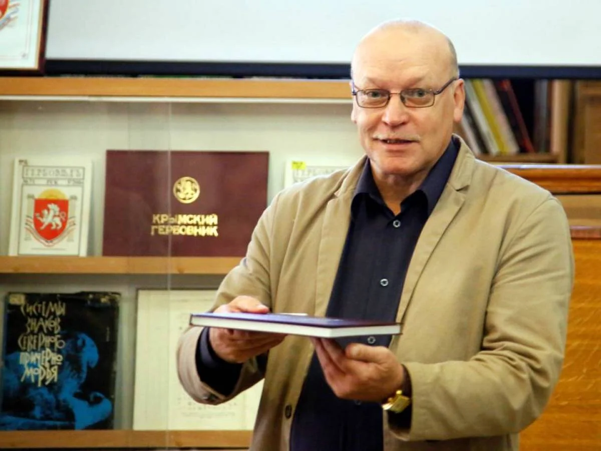 Псевдодиректору кримського музею оголосили підозру у викраденні майже 11 тисяч експонатів з Херсона