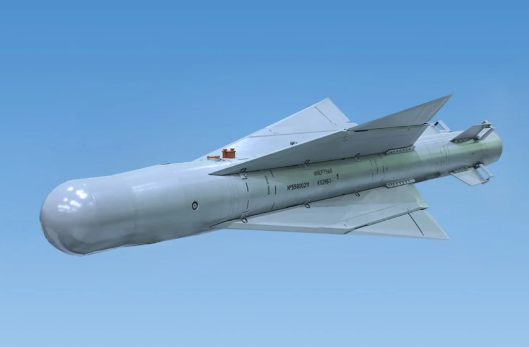 Ворожий авіаудар по Херсону – загинула жінка