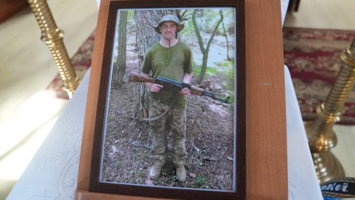 У Херсоні попрощалися із загиблим військовим Романом Івановим