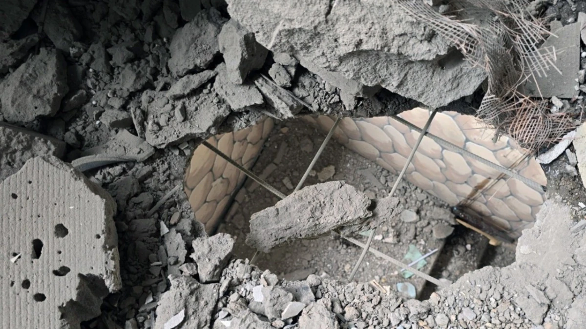 Війська скинули КАБи на освітній заклад у Херсоні, загинула людина