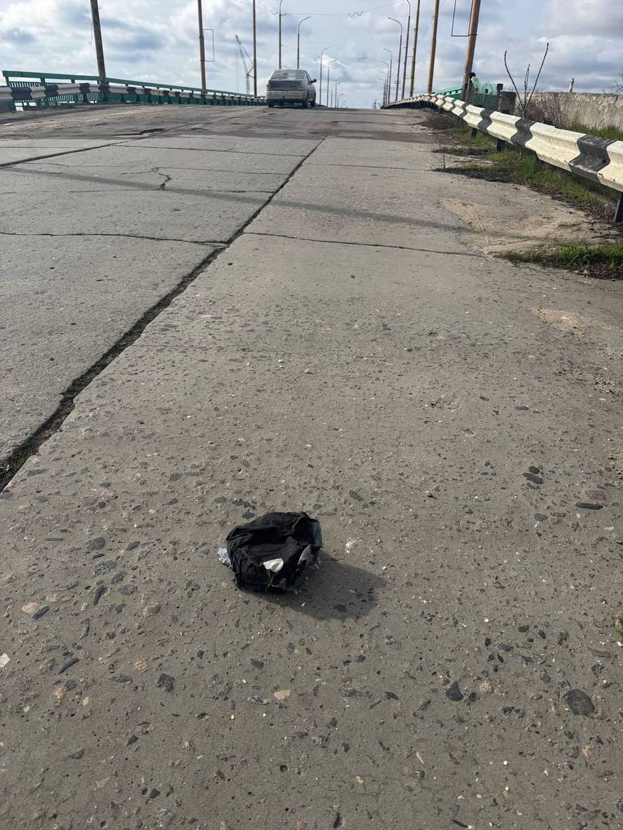 ворог дистанційно мінує Херсон