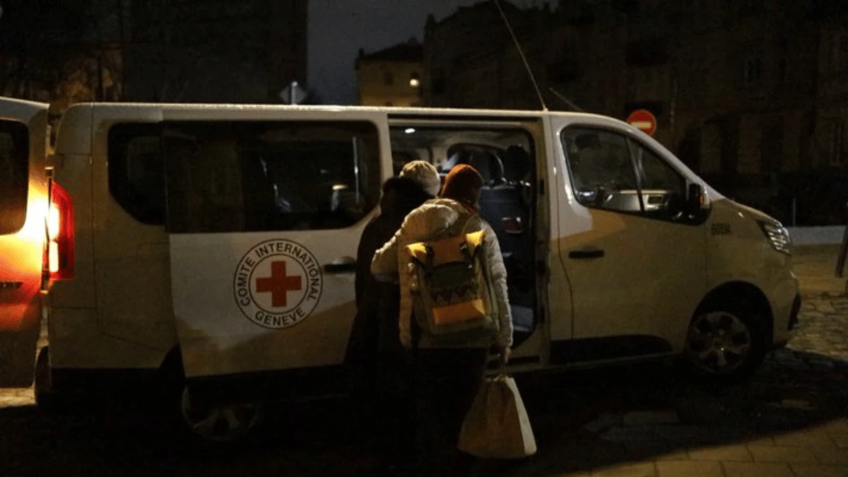 Червоний Хрест допоміг жительці Херсона евакуювати маломобільного батька з окупації