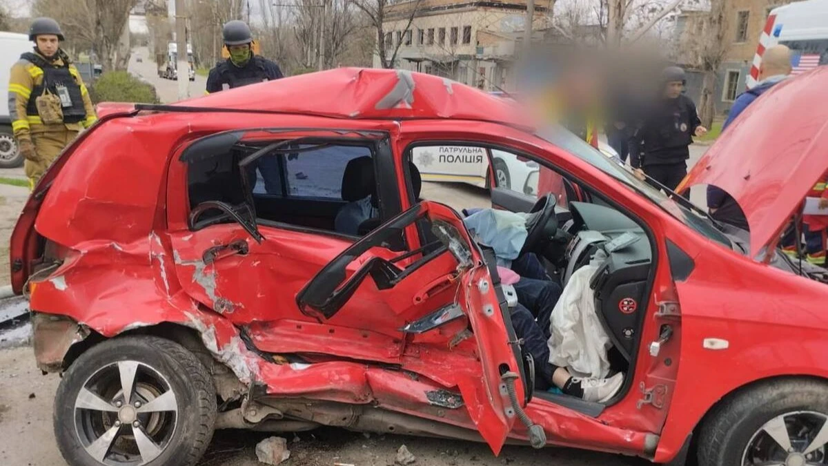 У Херсоні сталася аварія, загинула жінка. ФОТО