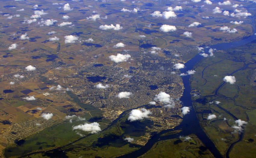 Військові РФ атакували дроном чоловіка у Дніпровському районі Херсона: його ушпиталили